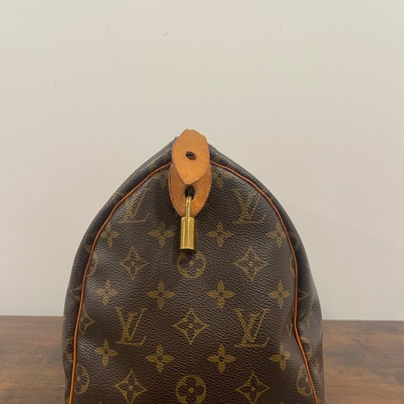 Louis Vuitton Monogram Speedy 30 - Pre-Loved - Original Owner - Picture 4 of 9